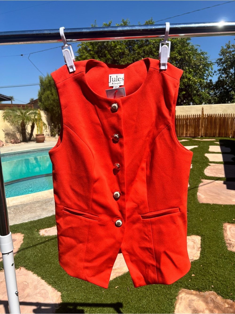 Jules & Leopold Vibrant Red Button-Front Sleeveless Vest